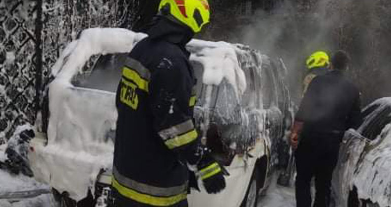 Spalony samochód i dziwne akcje w Nowy Rok
