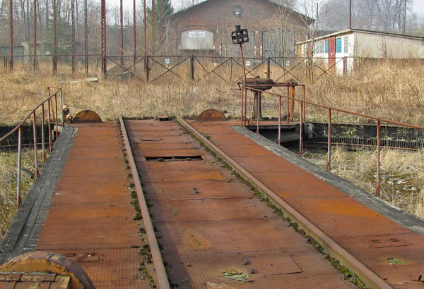 Obrotnica parowozów w Racławicach Śląskich